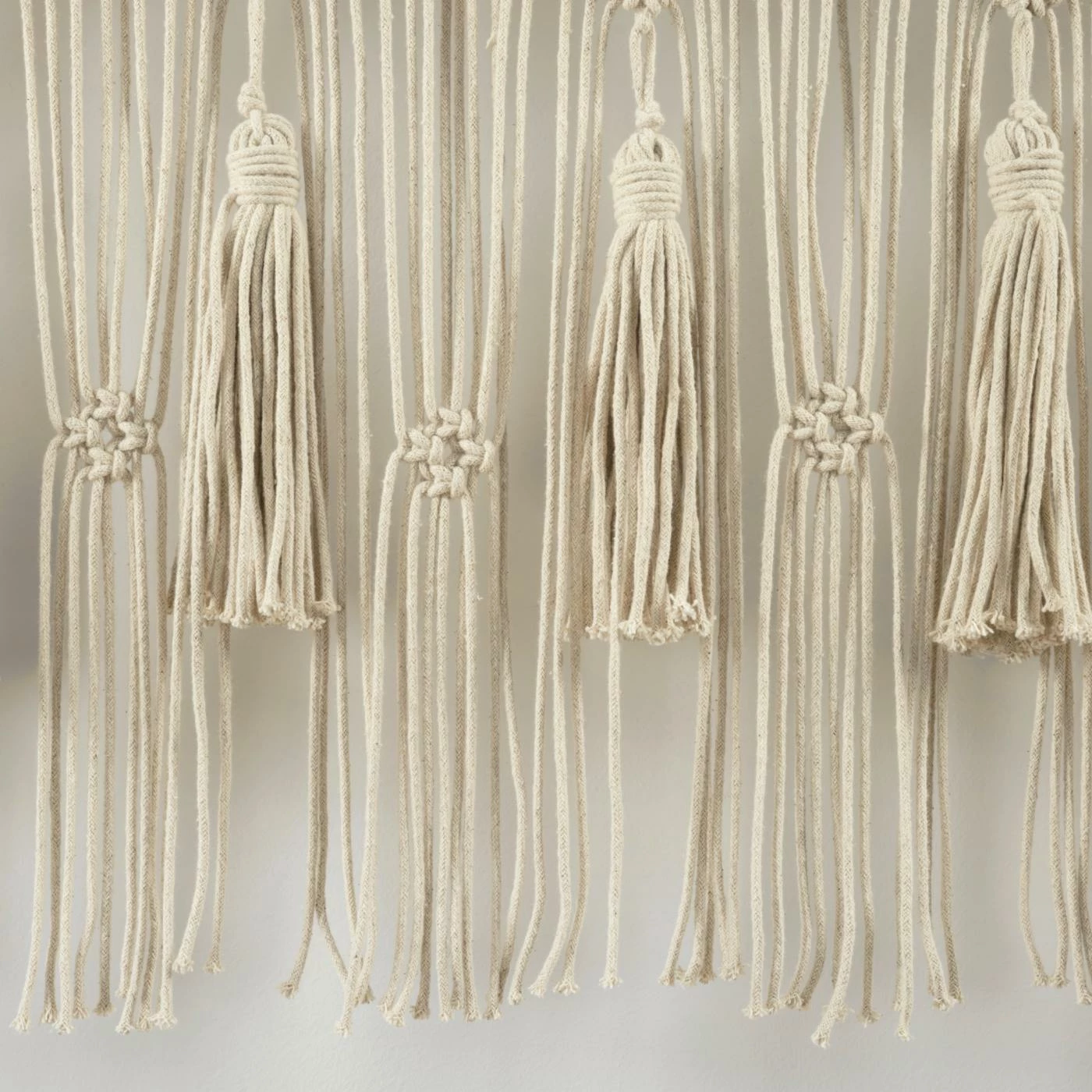 Brand new 😍 Gifts For Her Lush Decor Boho Macramé Tassel Valance - Neutral 🌟 4 Brand new 😍 Gifts For Her Lush Decor Boho Macramé Tassel Valance - Neutral 🌟 - Image 4